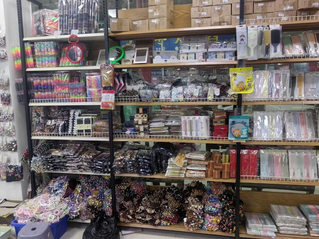 專注批發(fā)，品質(zhì)先行 從日用百貨到木材銷售的一站式實(shí)體經(jīng)營(yíng)